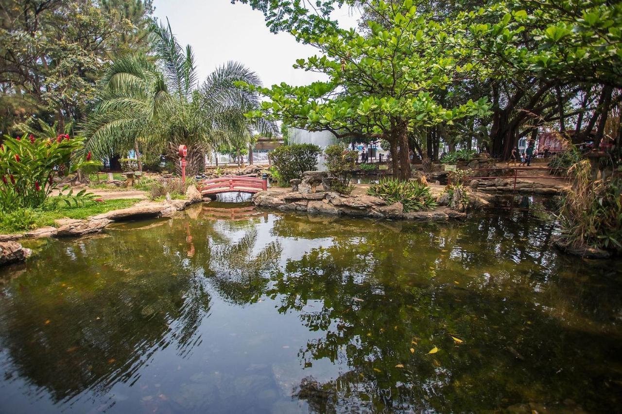 diRoma Fiori com roupa de cama, geladeira, fogão cozinha completa, parque aquático e garagem Apartamento Caldas Novas Exterior foto