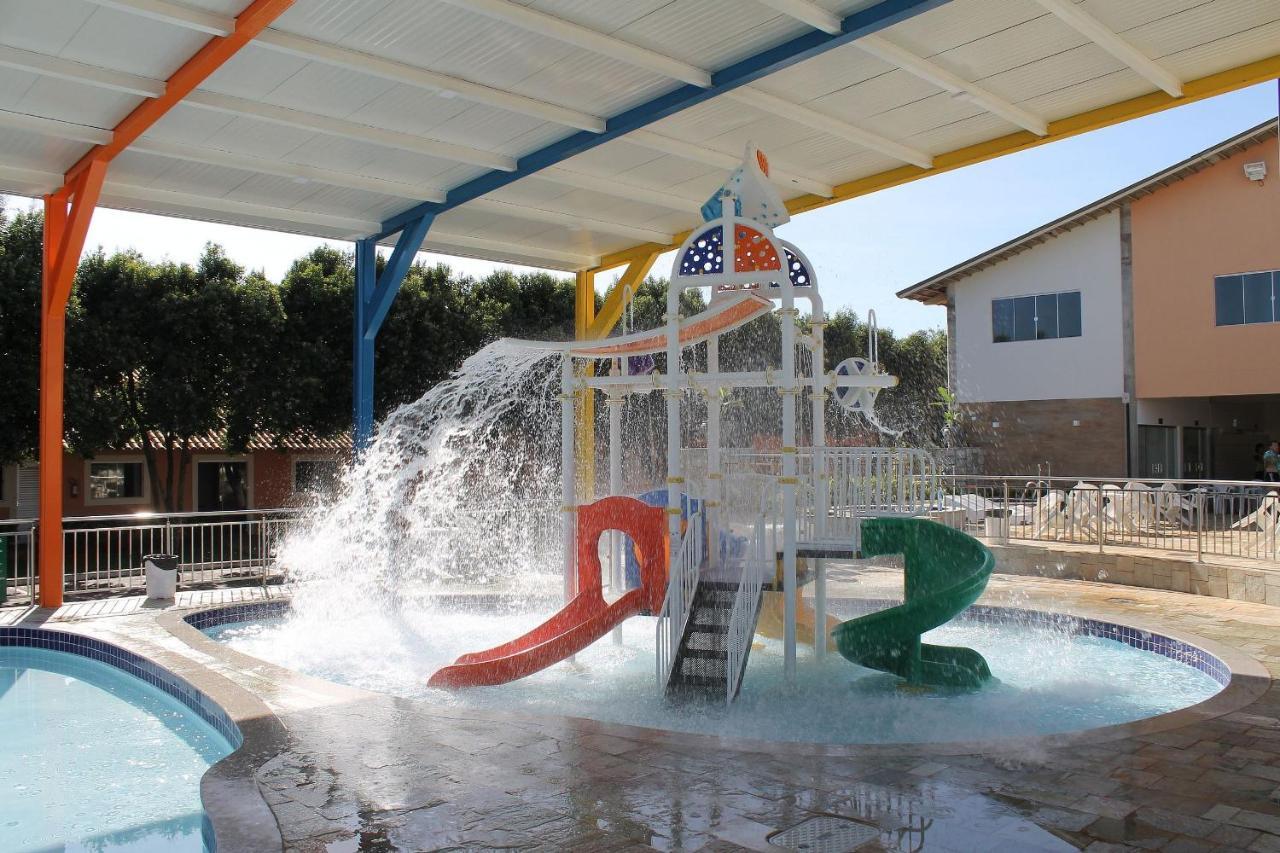 diRoma Fiori com roupa de cama, geladeira, fogão cozinha completa, parque aquático e garagem Apartamento Caldas Novas Exterior foto