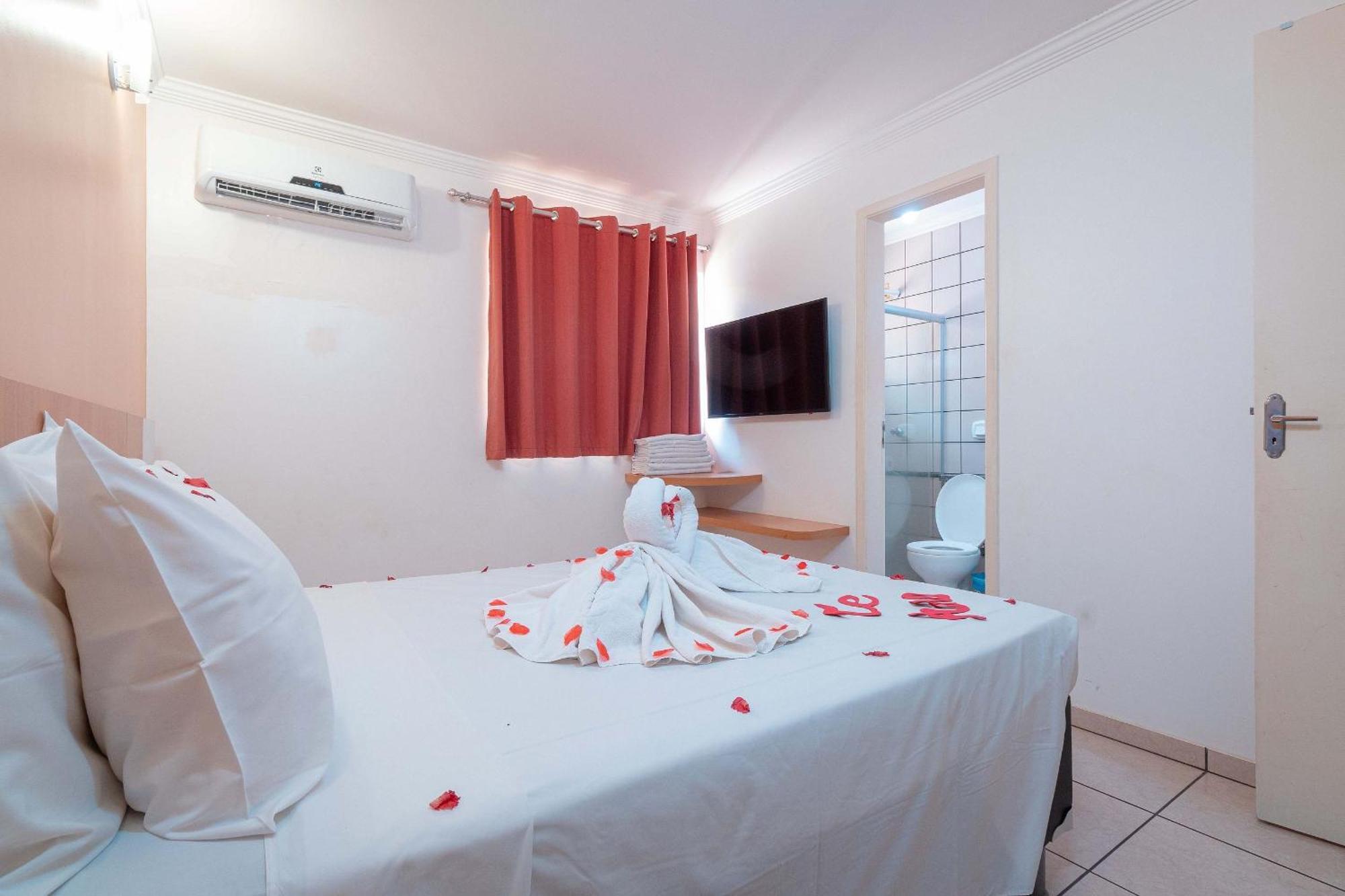 diRoma Fiori com roupa de cama, geladeira, fogão cozinha completa, parque aquático e garagem Apartamento Caldas Novas Exterior foto
